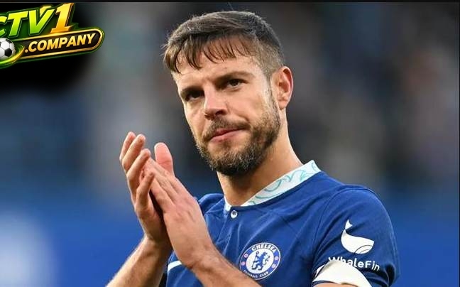 Cesar Azpilicueta có mặt trong top 10 hậu vệ hay nhất thế giới